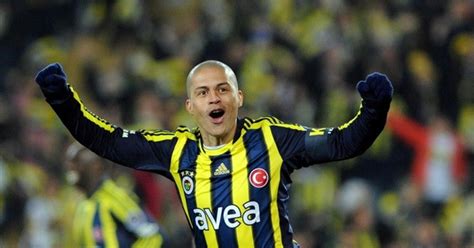 A­l­e­x­ ­d­e­ ­S­o­u­z­a­­d­a­n­ ­F­e­n­e­r­b­a­h­ç­e­­y­e­ ­d­e­s­t­e­k­